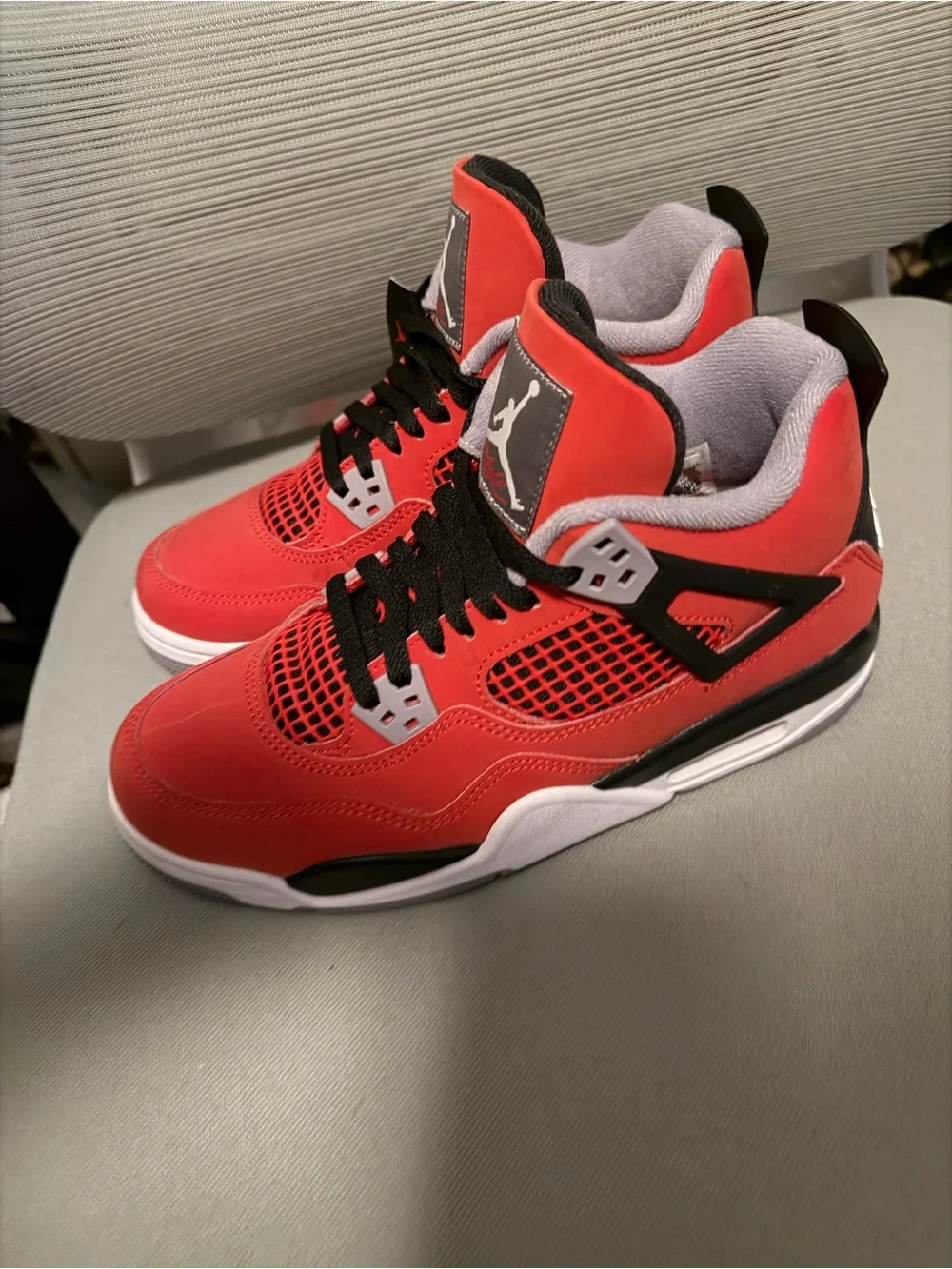 Air Jordan 4 Retro “Toro Bravo” Red – Size 7Y/ Womens 8.5